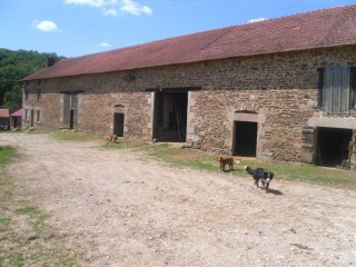 La ferme bien gardée